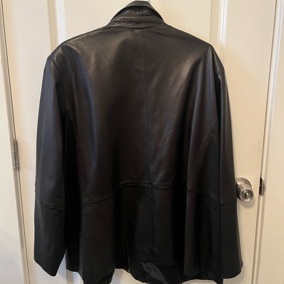 Vintage Black Venezia leather zip up sleek jacket - Picture 2 of 4